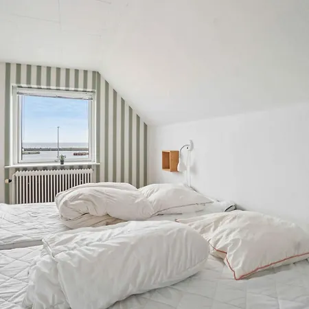 Family Friendly House By The Sea 펜션