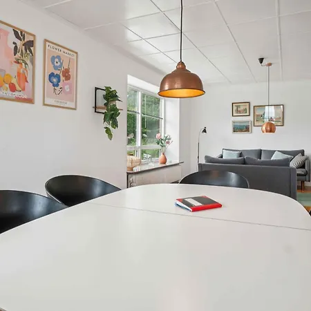 Family Friendly House By The Sea 펜션