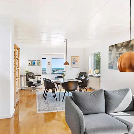 Family Friendly House By The Sea Allinge-Sandvig
