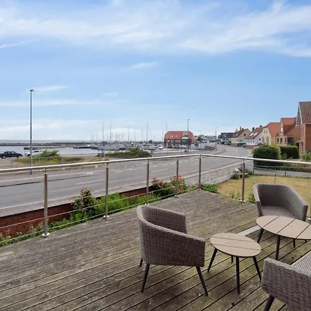 Family Friendly House By The Sea * 알링에