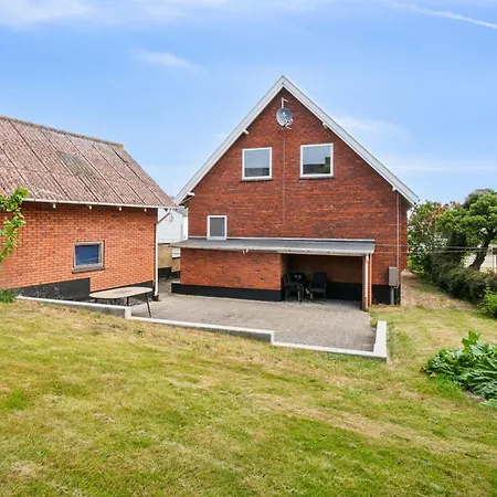 Family Friendly House By The Sea *