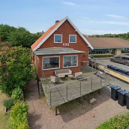 Family Friendly House By The Sea 알링에