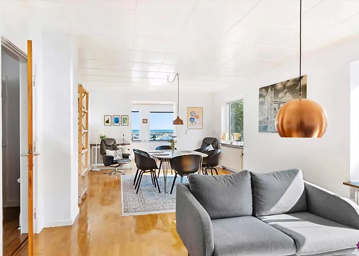 Family Friendly House By The Sea Allinge-Sandvig