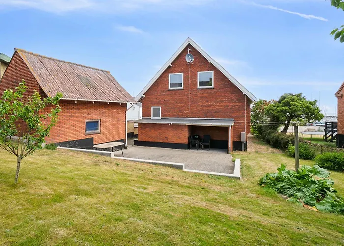 Family Friendly House By The Sea Casa vacanze