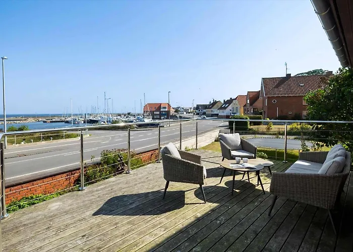 Family Friendly House By The Sea